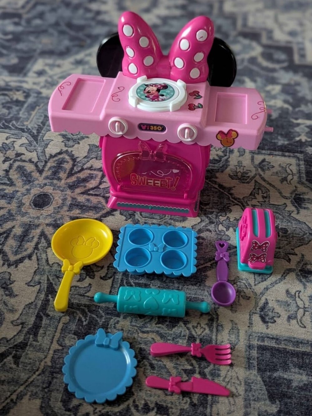Minnie Mouse Playdough Kitchen Stove Accessories Set